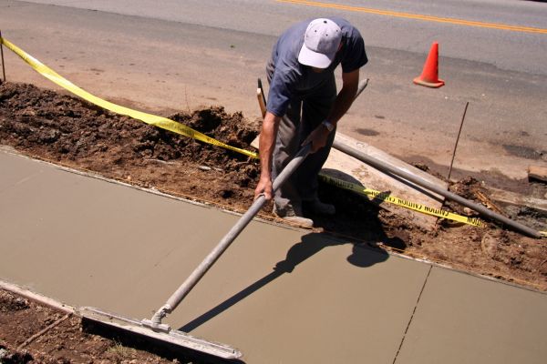Cost of Sidewalk Pouring in Edmond